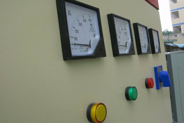 威宁配电柜-3683讲讲配电柜注意事项